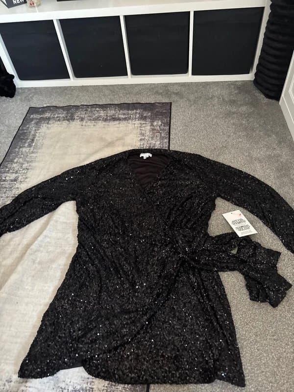 Never Fully Dressed Black Sequin Wrap Dress – Never Worn