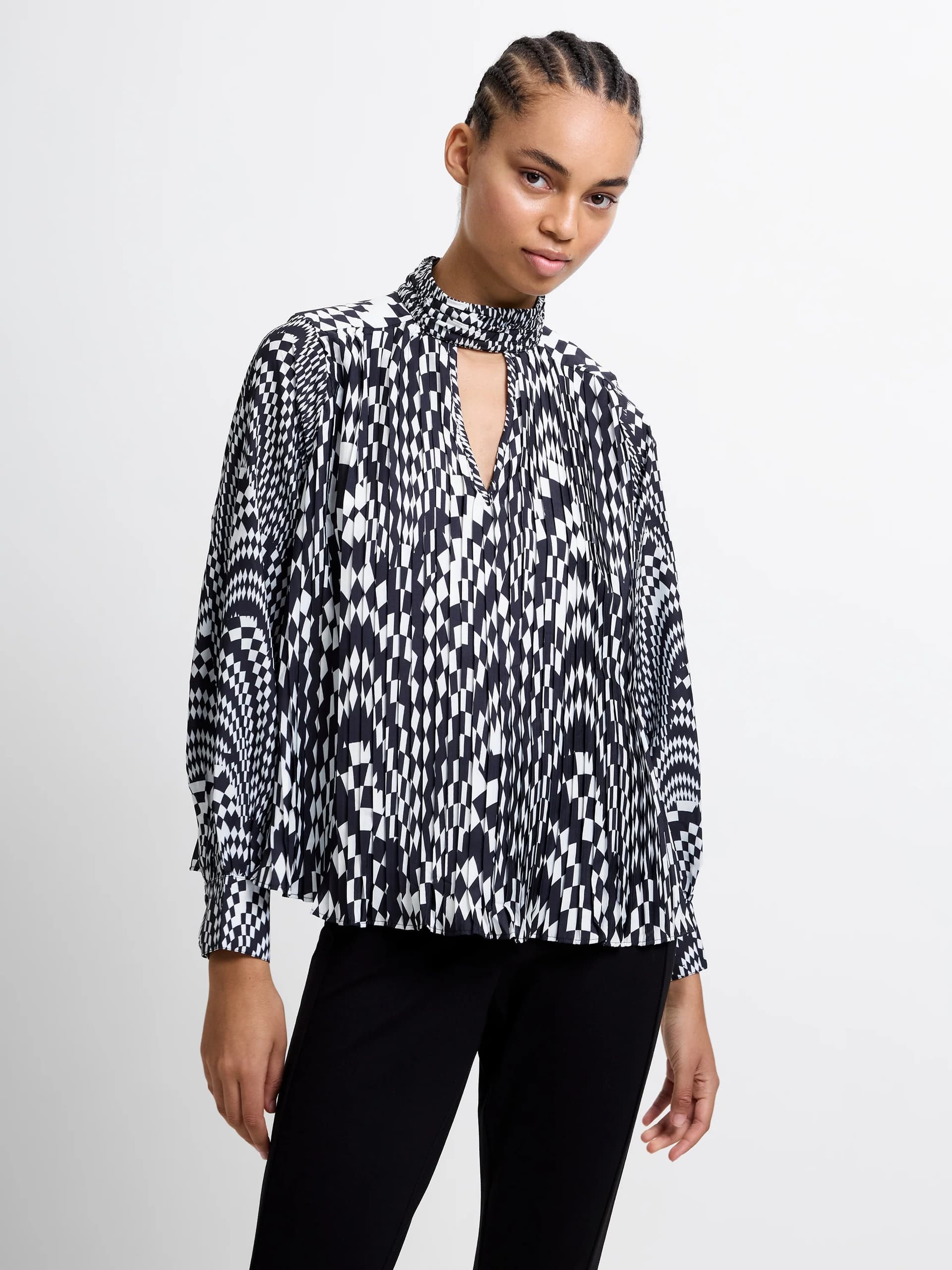 French Connection Fern Pleated Top Classic Cream/Blkout