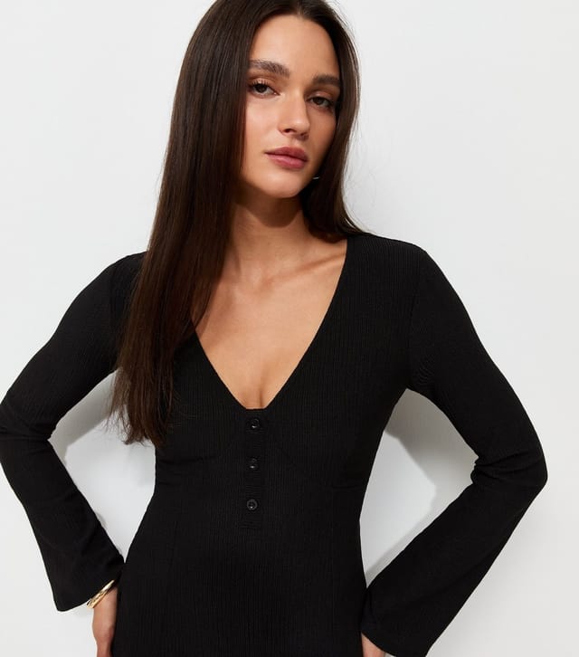 New Look Women's Black Long Sleeve Crinkle Texture V-Neck Flared Mini Dress New Look - 2