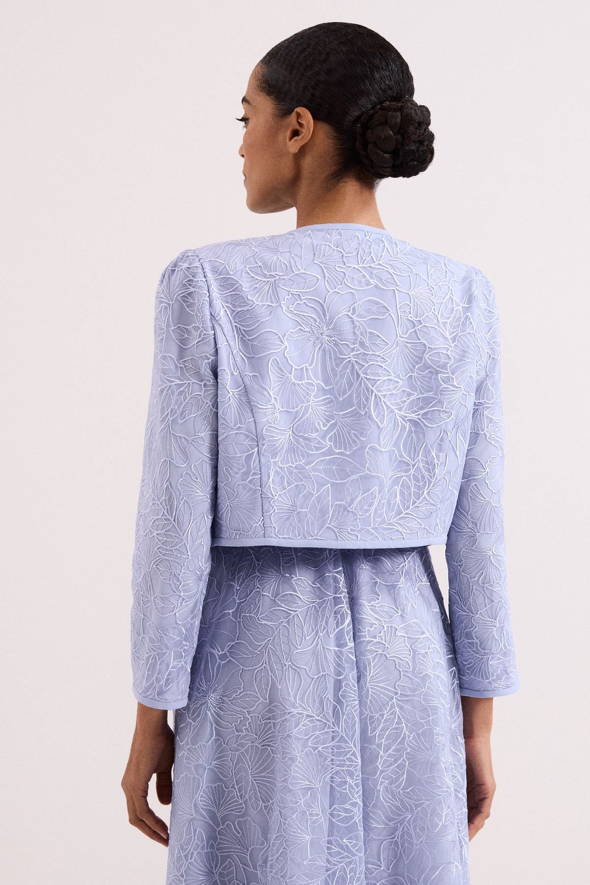 Phase Eight Phase Eight Women's Sakura Embroidered Cropped Jacket in Pale Blue - 4