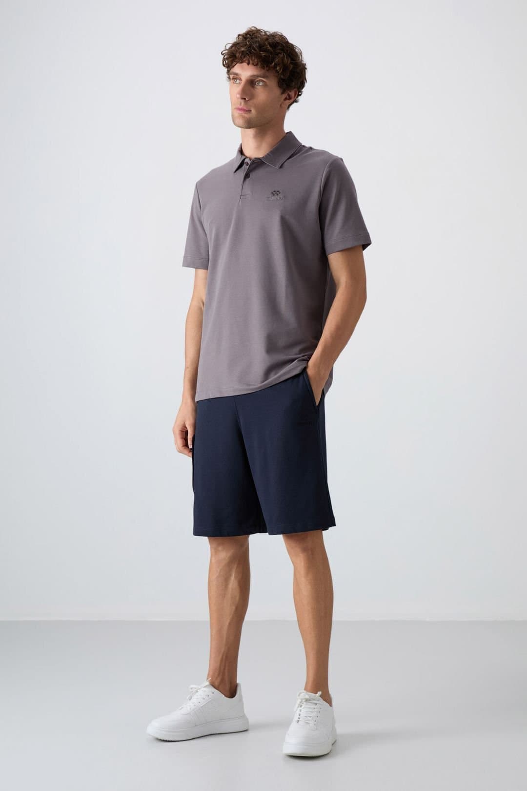Tommy Life Tommy Life Men's Wide-leg Cargo Shorts in Navy