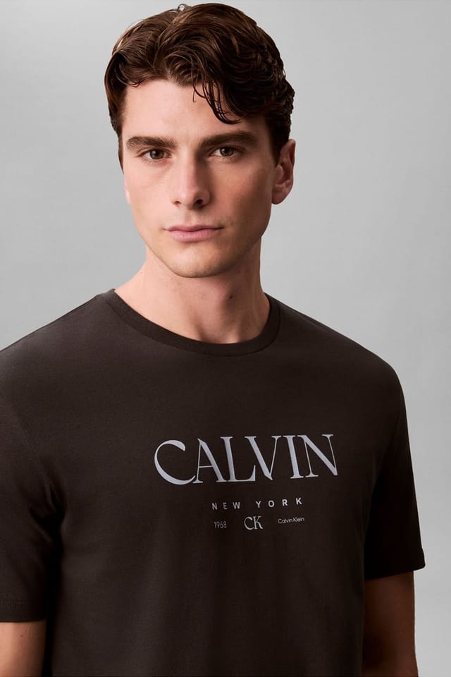 Calvin Klein Calvin Klein Men's SS 20S Ln Calvin Graphic Tee Pirate Black - 2