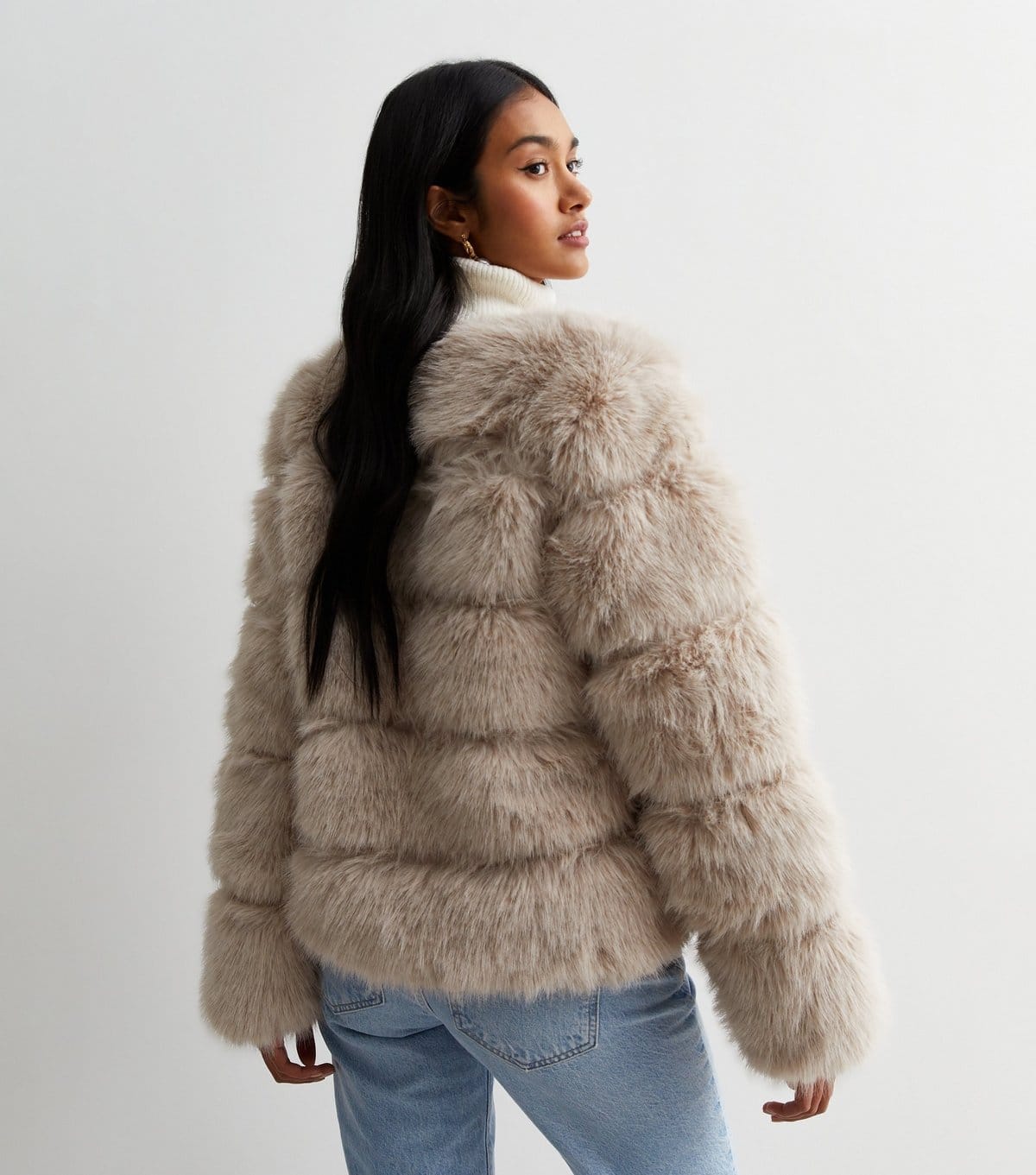 Gini London Women's Stone Faux Fur Jacket Gini London New Look - 4