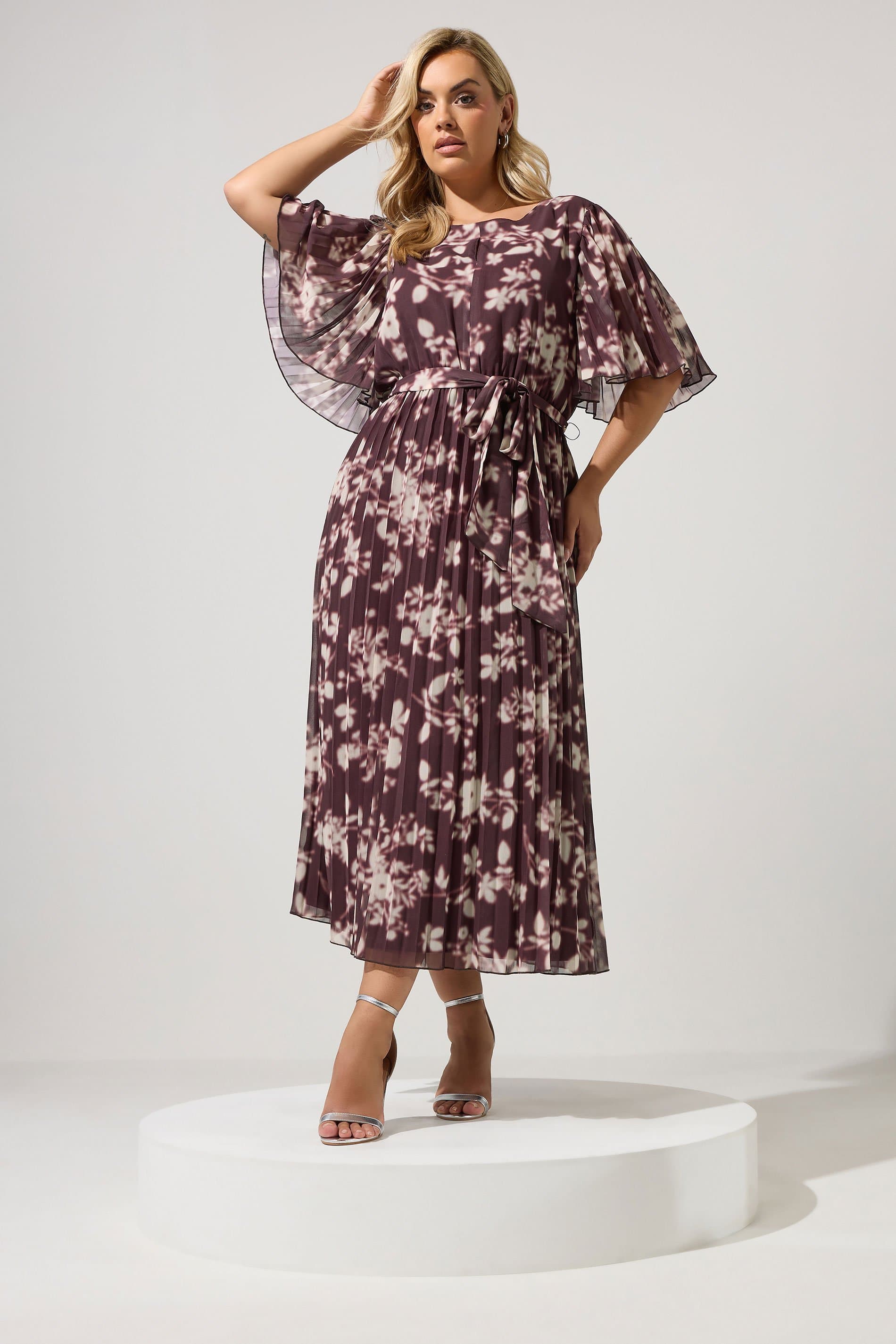 Yours London Plus Size Red Floral Pleated Maxi Dress