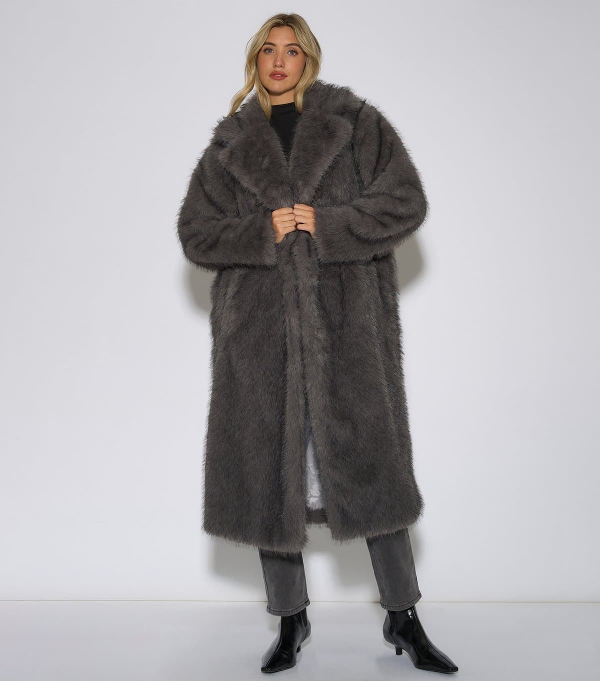 Gini London Women's Dark Grey Faux Fur Longline Coat Gini London New Look
