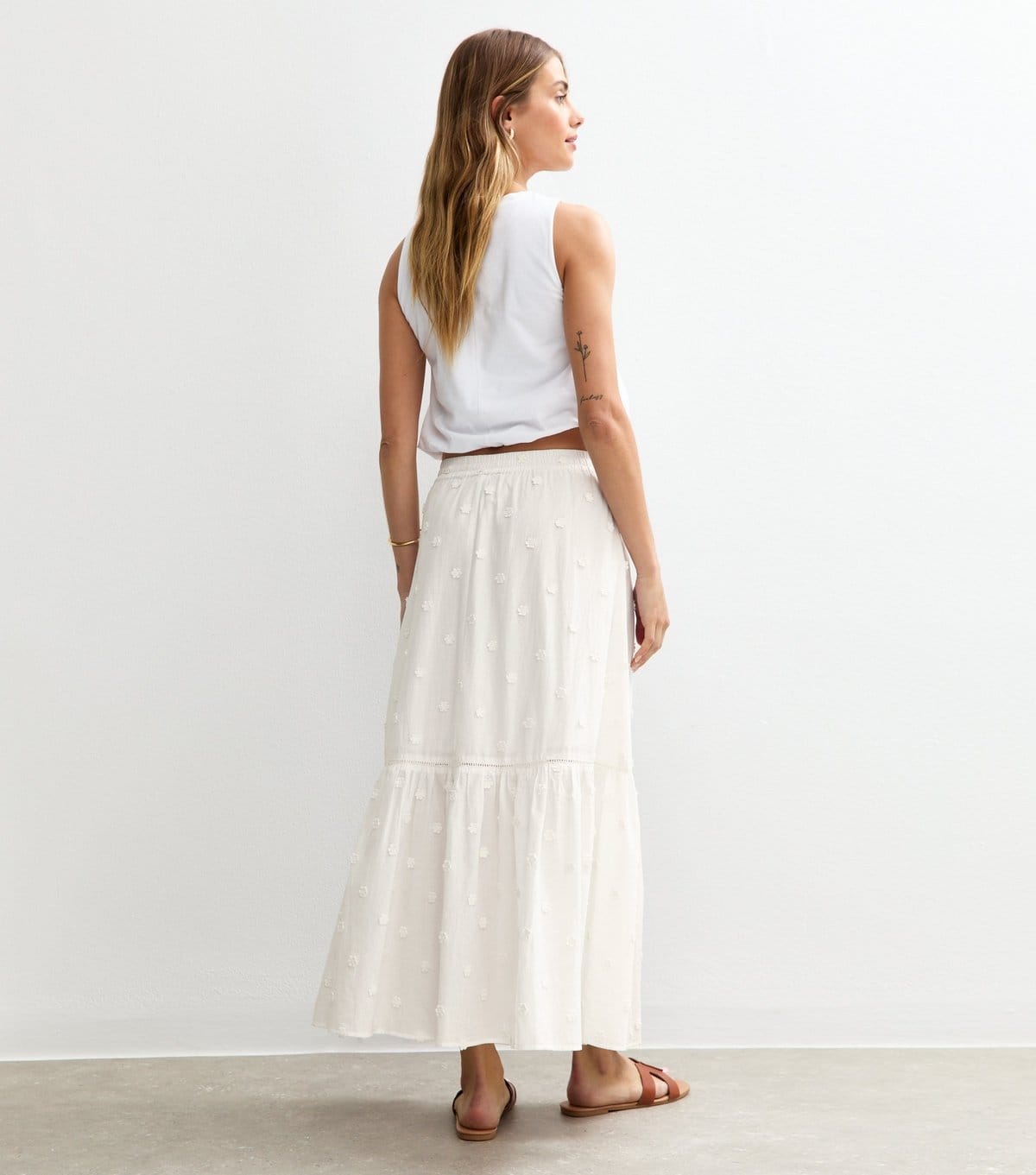 New Look Women's White Floral Embroidered Midi Skirt New Look - 4