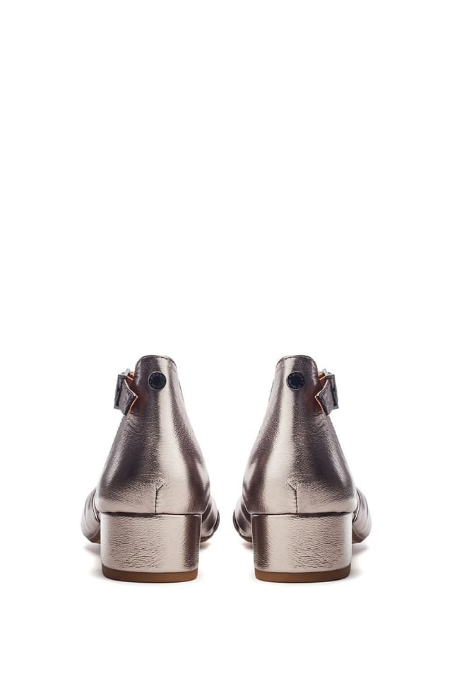 Moda in Pelle Moda In Pelle Women's 'Macadamia' Leather Heeled Sandals in Metallic Silver - 3