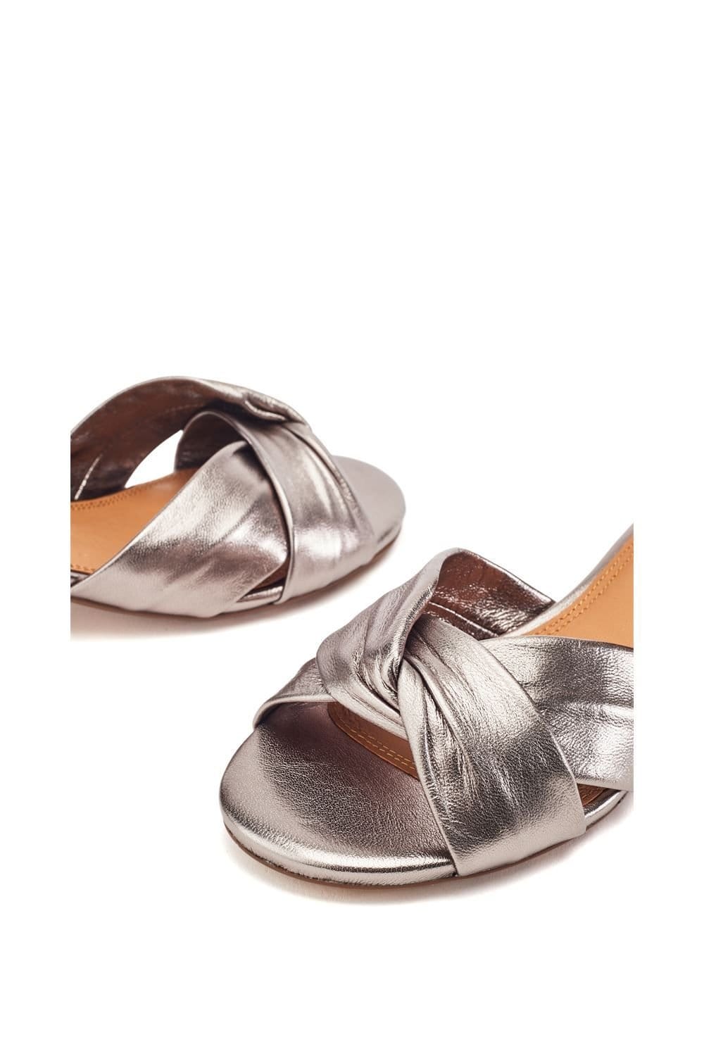 Moda in Pelle Moda In Pelle Women's 'Macadamia' Leather Heeled Sandals in Metallic Silver - 4