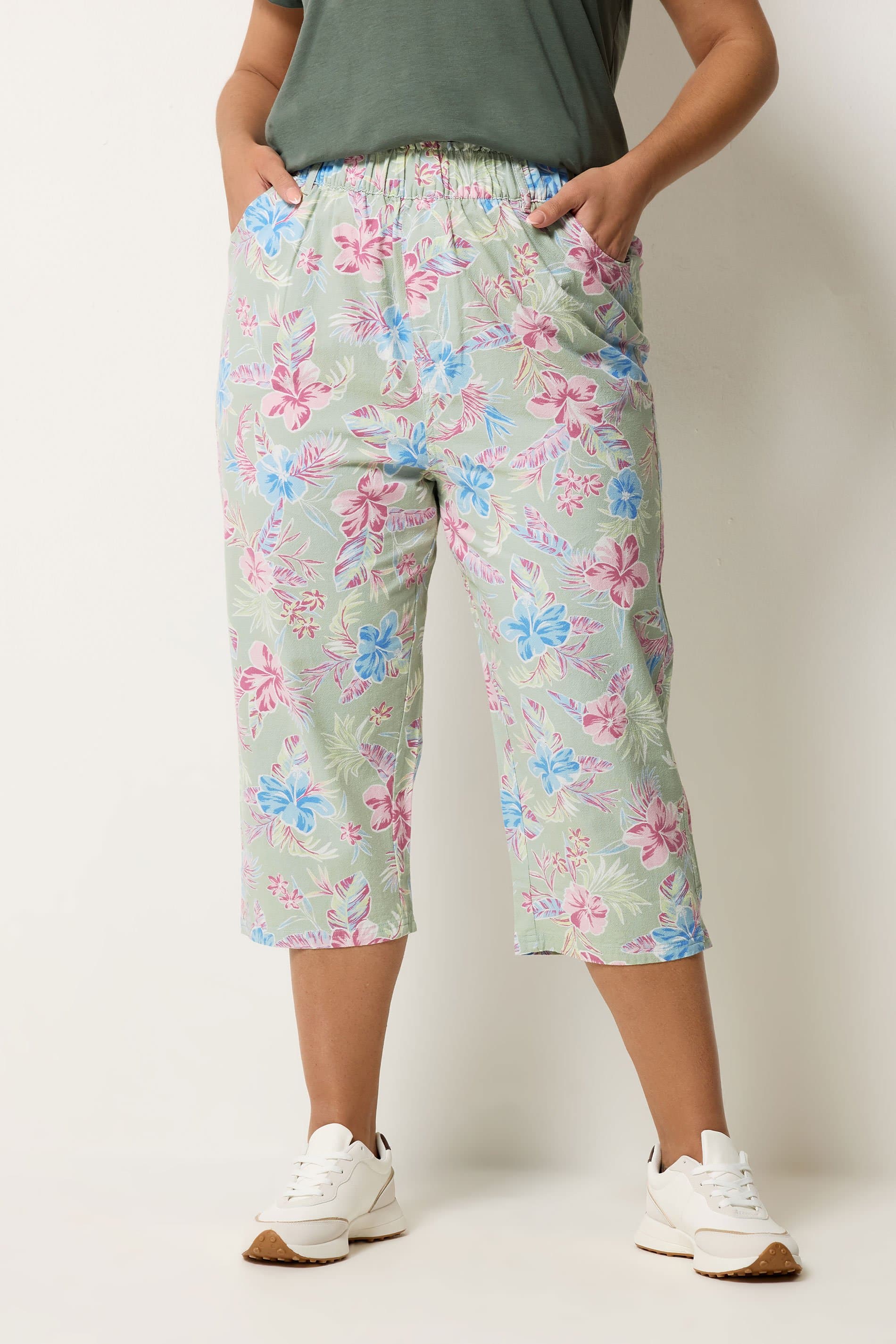 Yours Plus Size Sage Green Tropical Cropped Trousers
