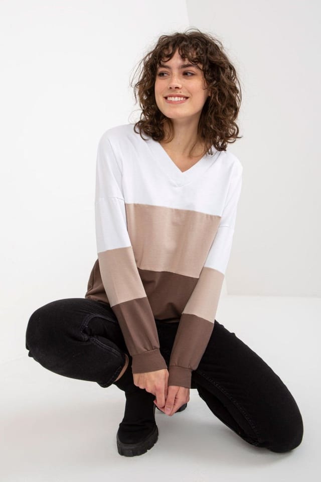 Love Lace Love Lace Women's Heart Neck Long Sleeve Colorblock Sweatshirt in Brown - 2