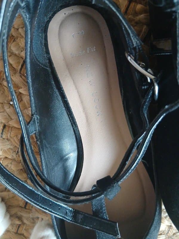 New Look 80's style flatties size 6