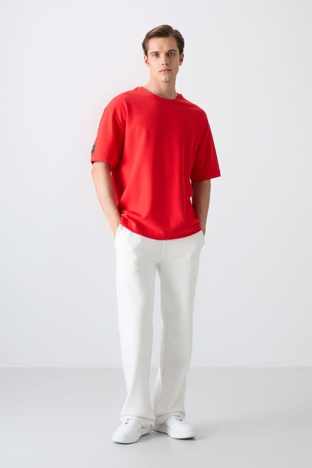 Tommy Life Tommy Life Men's Oversized Crew Neck T-Shirt With Patch in Red - 2
