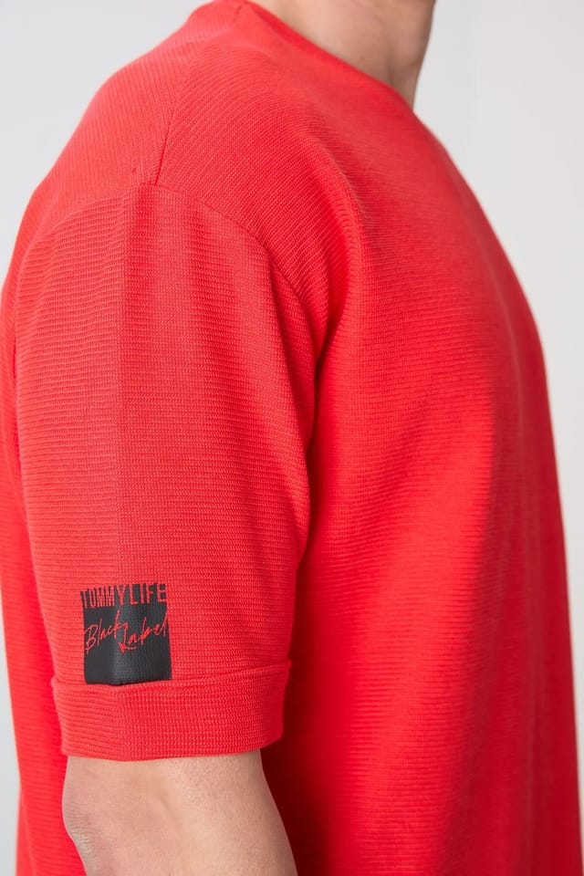 Tommy Life Tommy Life Men's Oversized Crew Neck T-Shirt With Patch in Red - 3