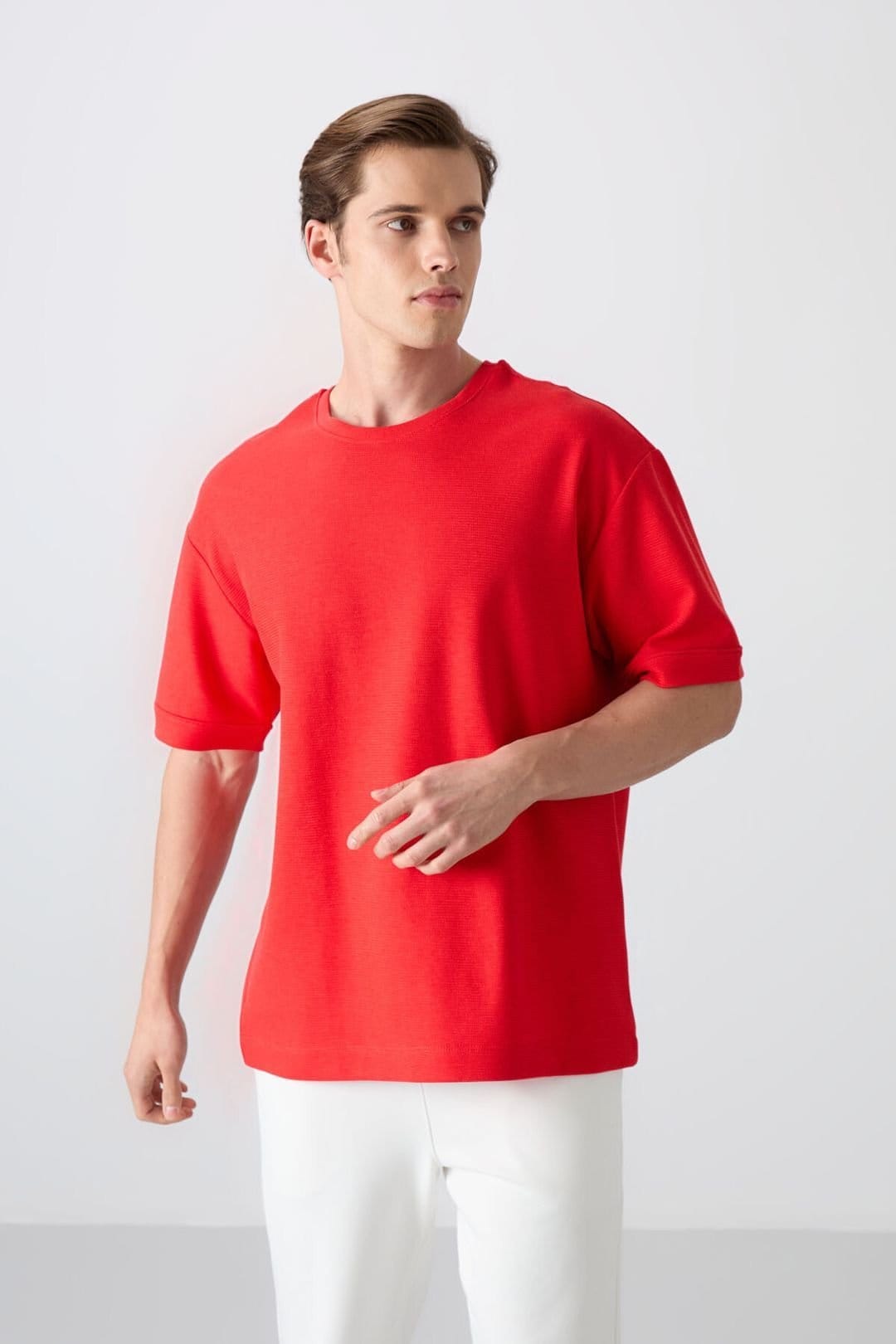 Tommy Life Tommy Life Men's Oversized Crew Neck T-Shirt With Patch in Red - 4
