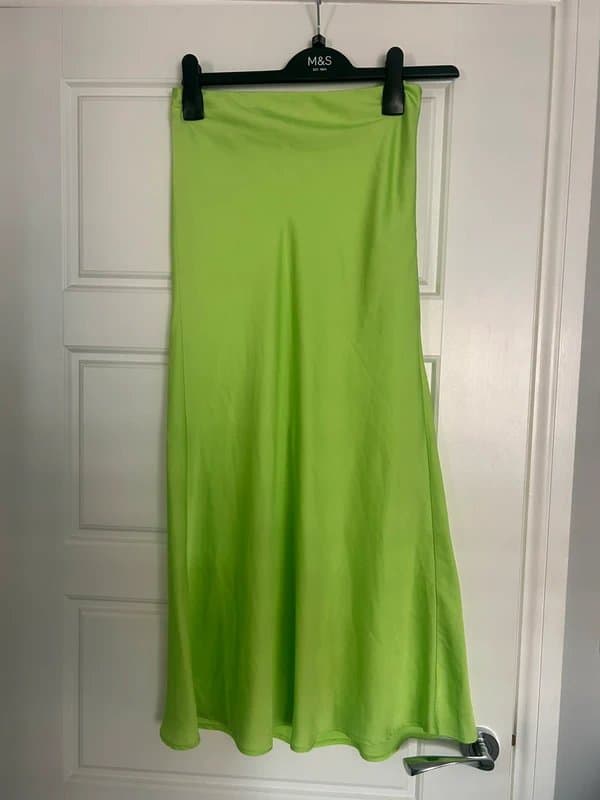 Bershka Satin green satin maxi skirt Bershka size s