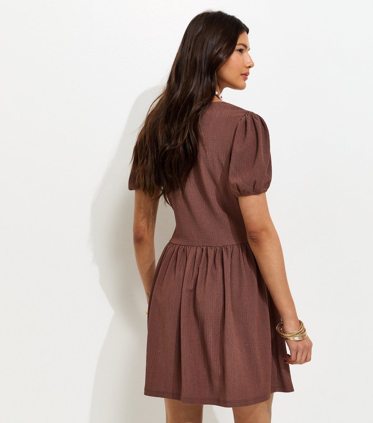 New Look Women's Brown Crinkle Texture V-Neck Button Front Mini Dress New Look - 4