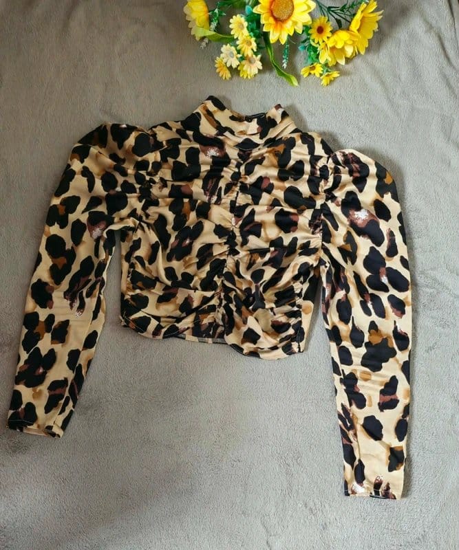 PrettyLittleThing PrettyLittleThing Leopard Print Ruched Crop Top UK 8🖤🤎 - 1