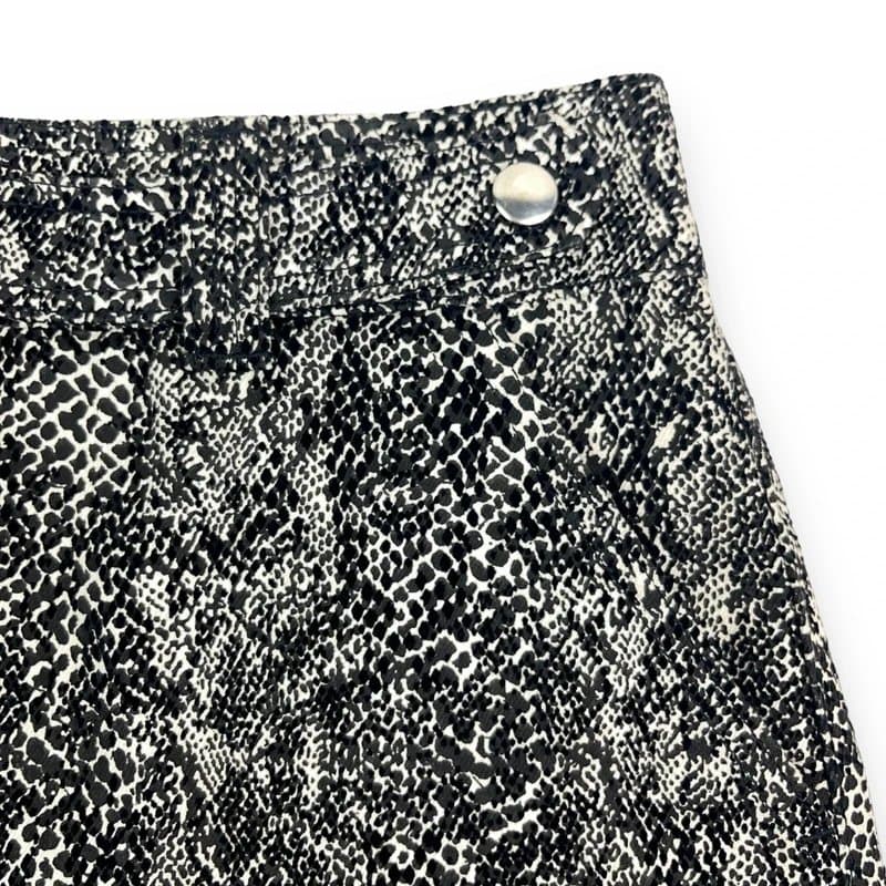 Topshop Topshop NWT Mini Leopard Print Flocked Moto Skirt in Monochrome