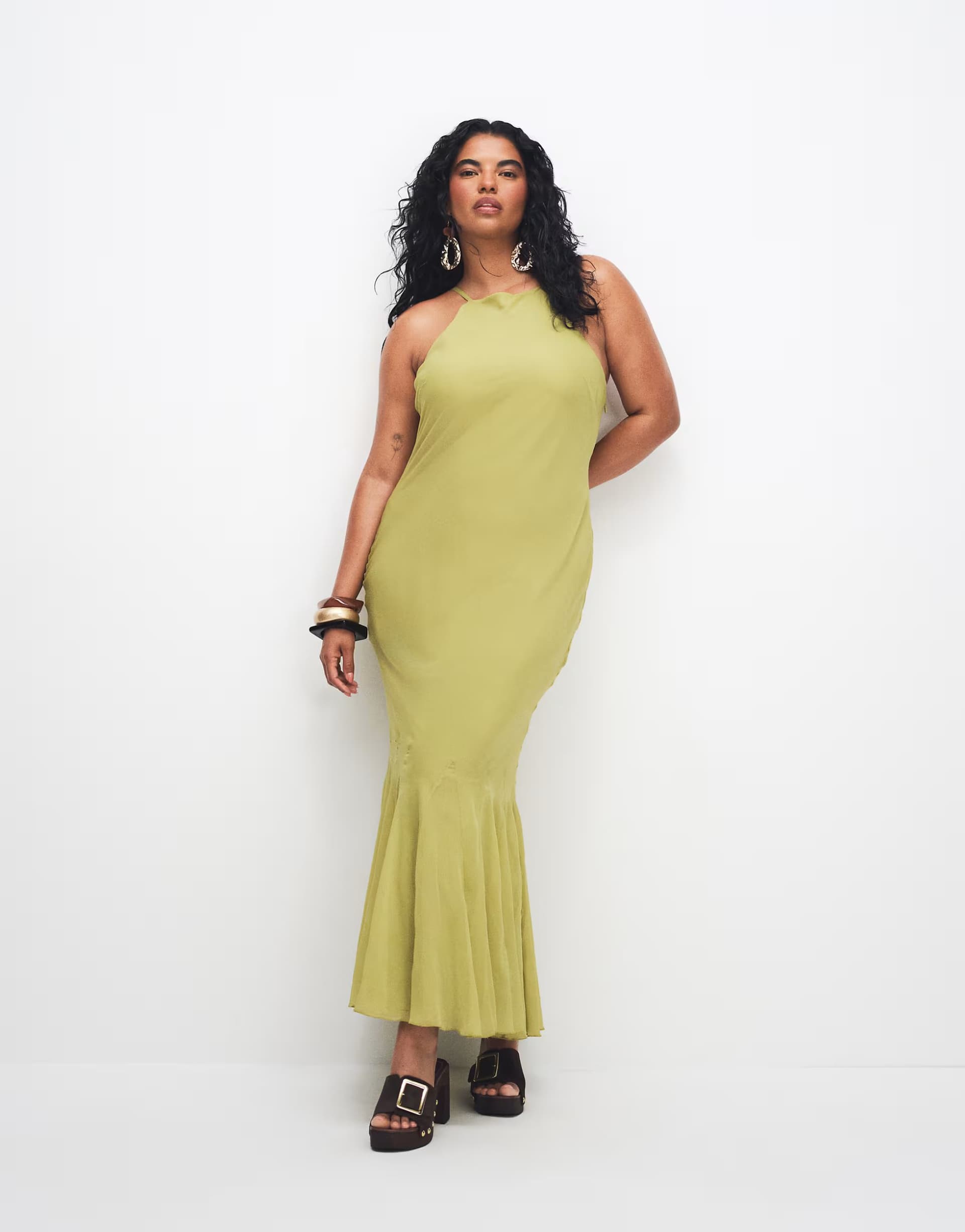ASOS ASOS DESIGN Curve chiffon sleeveless maxi dress with godet hem in green