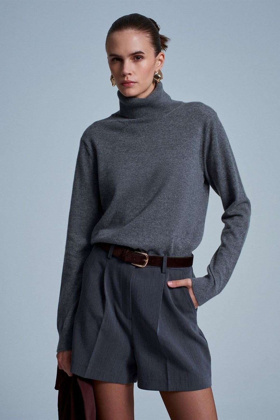 Dilvin Dilvin Women's Cashmere Turtleneck Sweater in Charcoal - 4