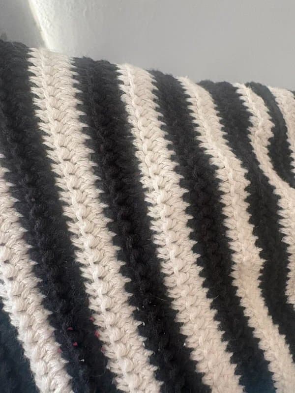 Primark Girls black and white crochet dress size 3-4