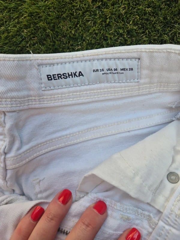 Bershka Bershka white/cream shorts