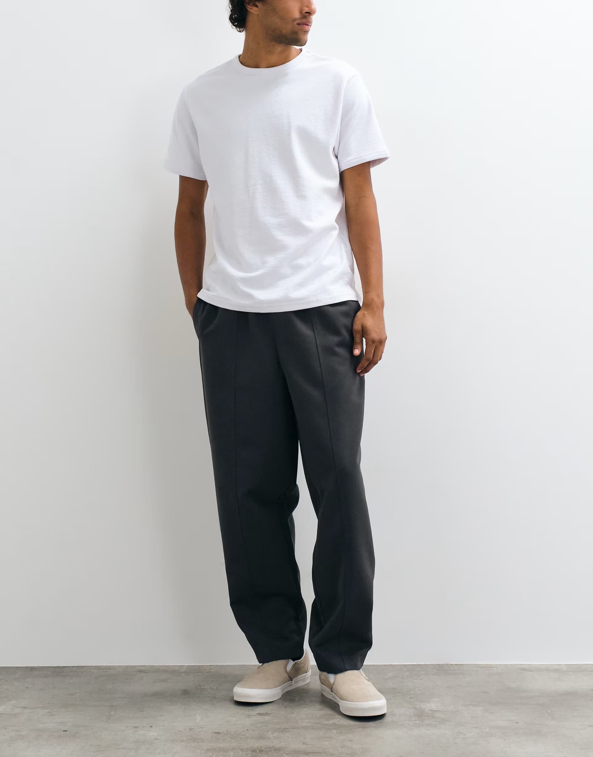 ASOS ASOS DESIGN tailored elasticated oversized tapered trousers in charcoal