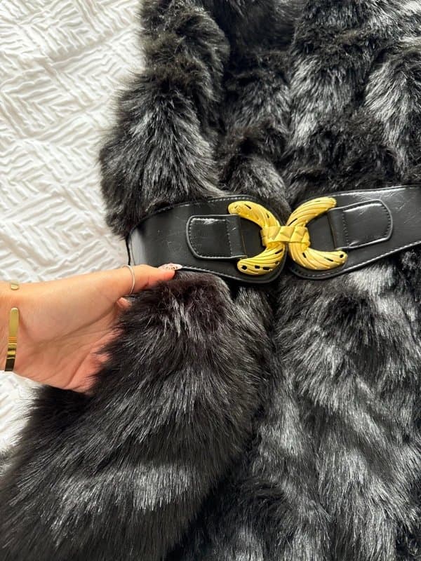 F&2 Black faux fur y2k gold chunky belt gilet body warmer F&2 size 6/8