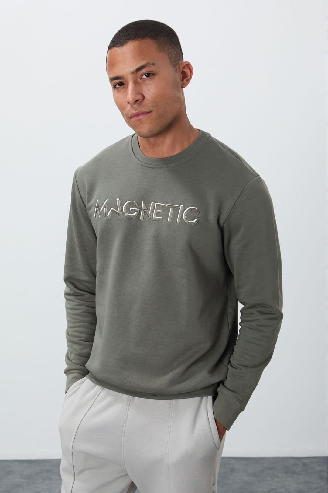 Tommy Life Tommy Life Men's Printed Crew Neck Sweatshirt in Khaki