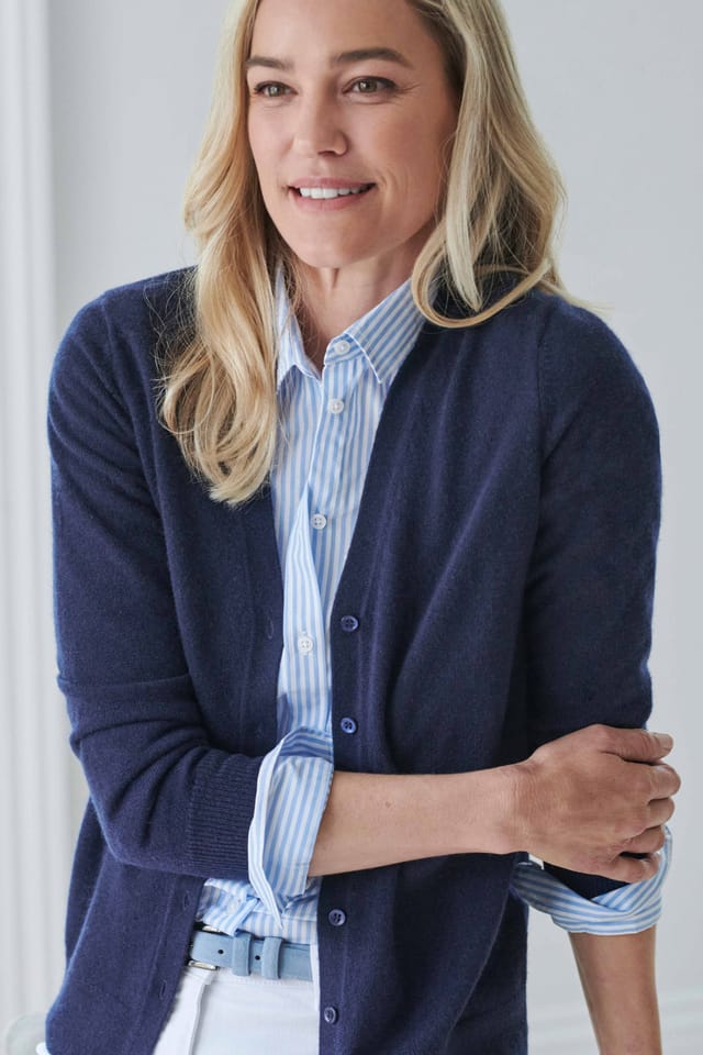 Pure Collection Pure Collection Women's Cashmere V Neck Cardigan in Navy - 2