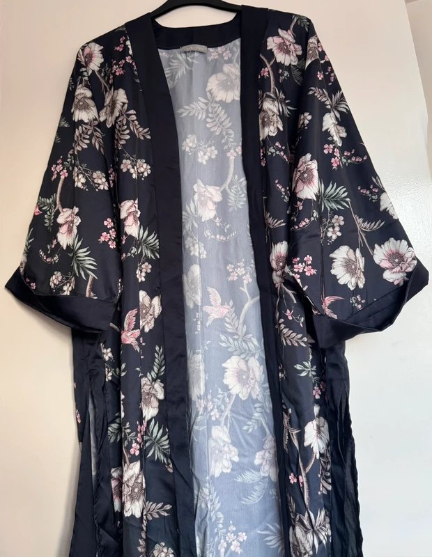 New Look floral print black kimono - 1
