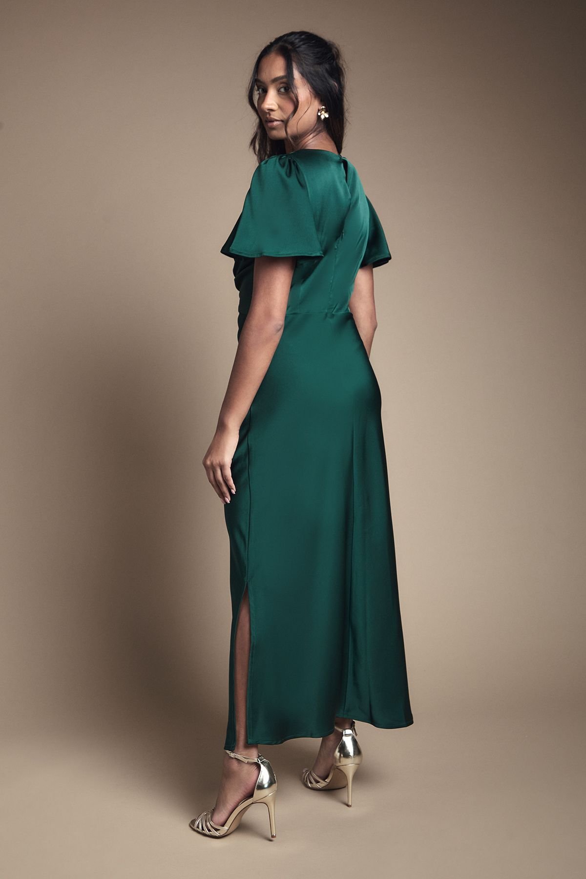 Oasis Oasis Women's Satin Twist Front Angel Sleeve Midi Bridesmaid Dress in Emerald - 3