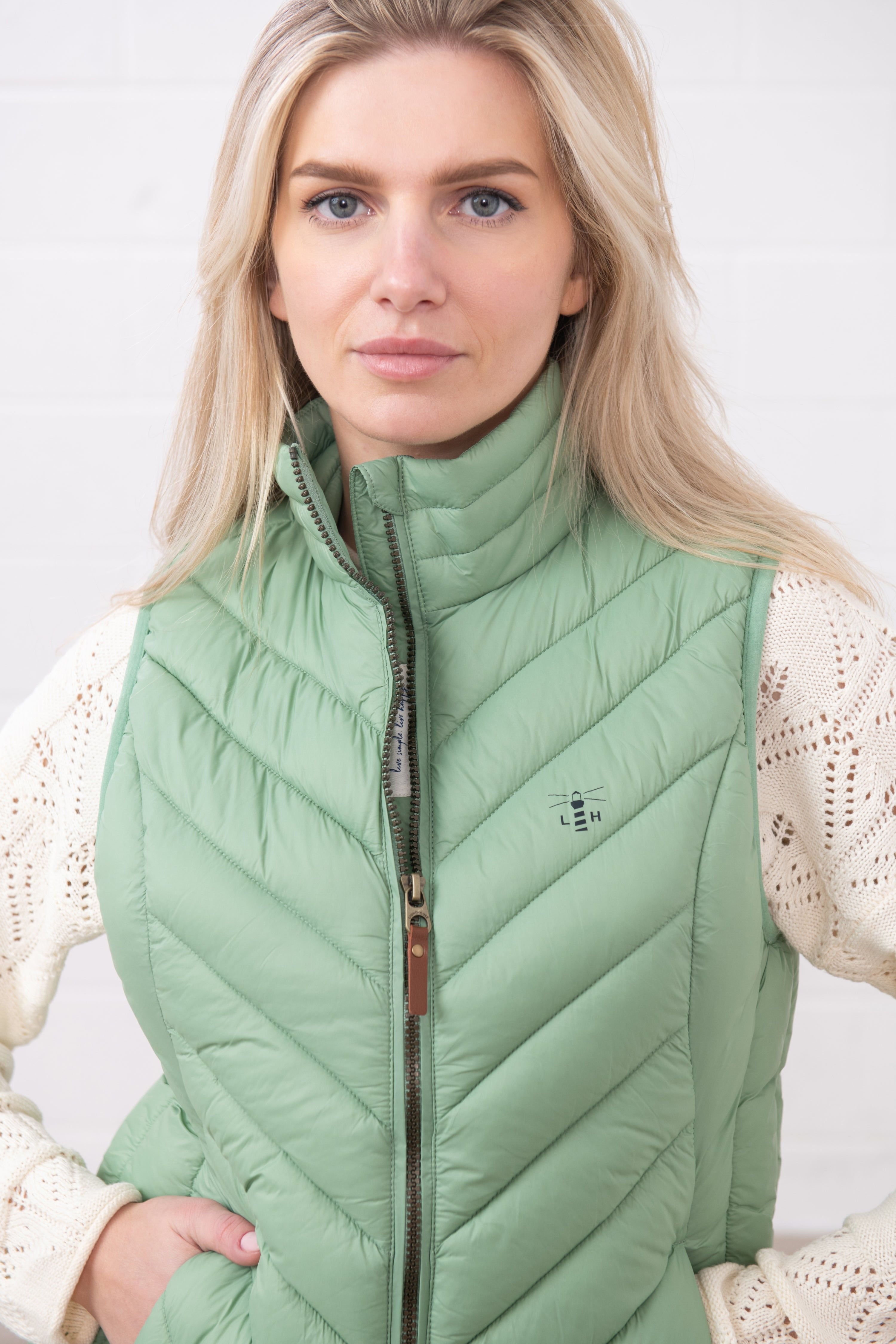 Lighthouse Clothing Lighthouse Clothing Women's Laurel Gilet in Light Green - 3