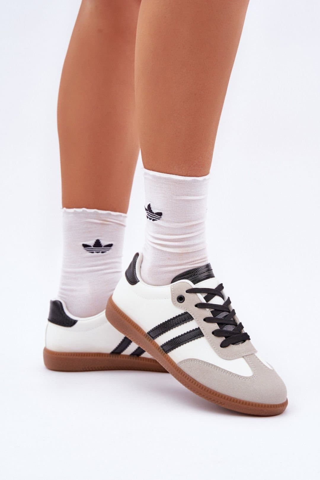 Love Lace Love Lace Women's White Suede Low Lace-Up Sneakers