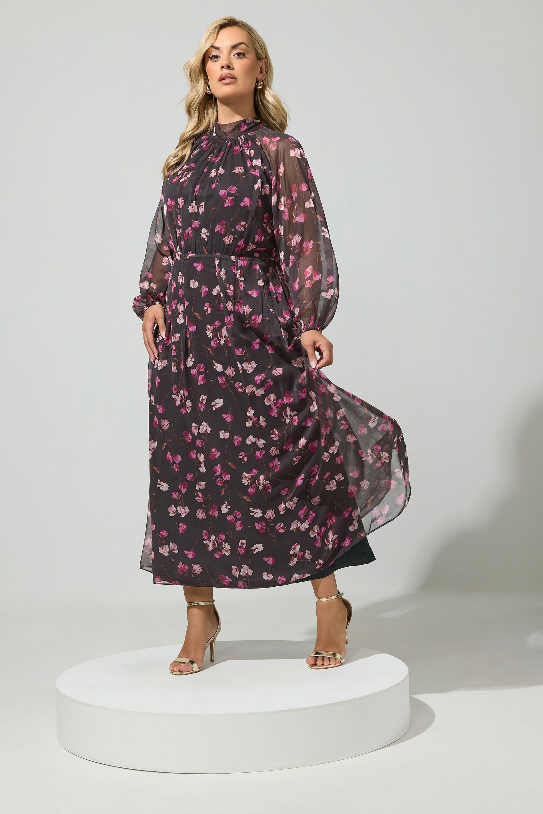 Yours Yours Women's Floral Back Bow Dress in Black