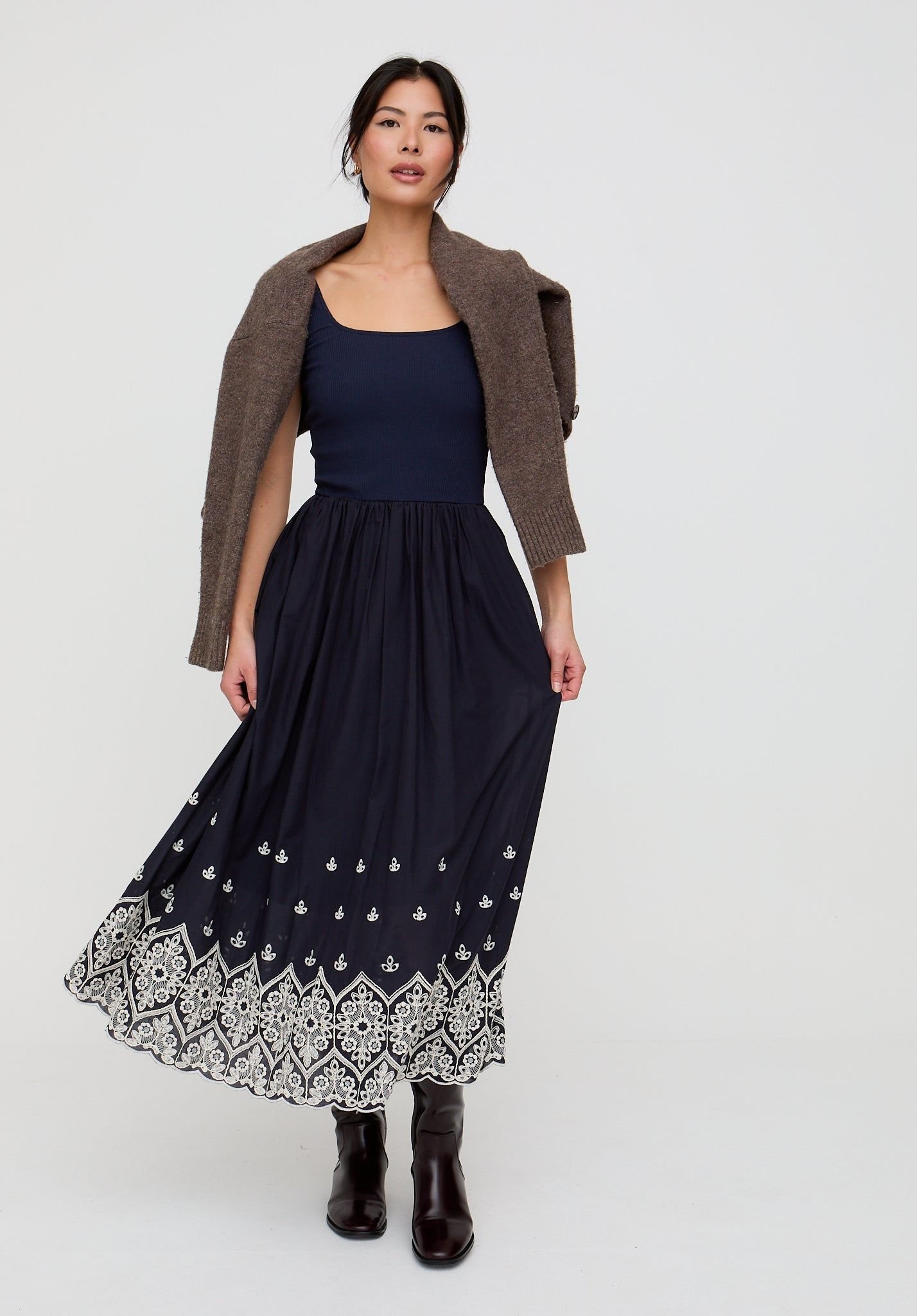 Lily and Lionel Lily and Lionel Women's Cora Sleeveless Jersey Bodice Embroidered Midi Dress In Navy - 4