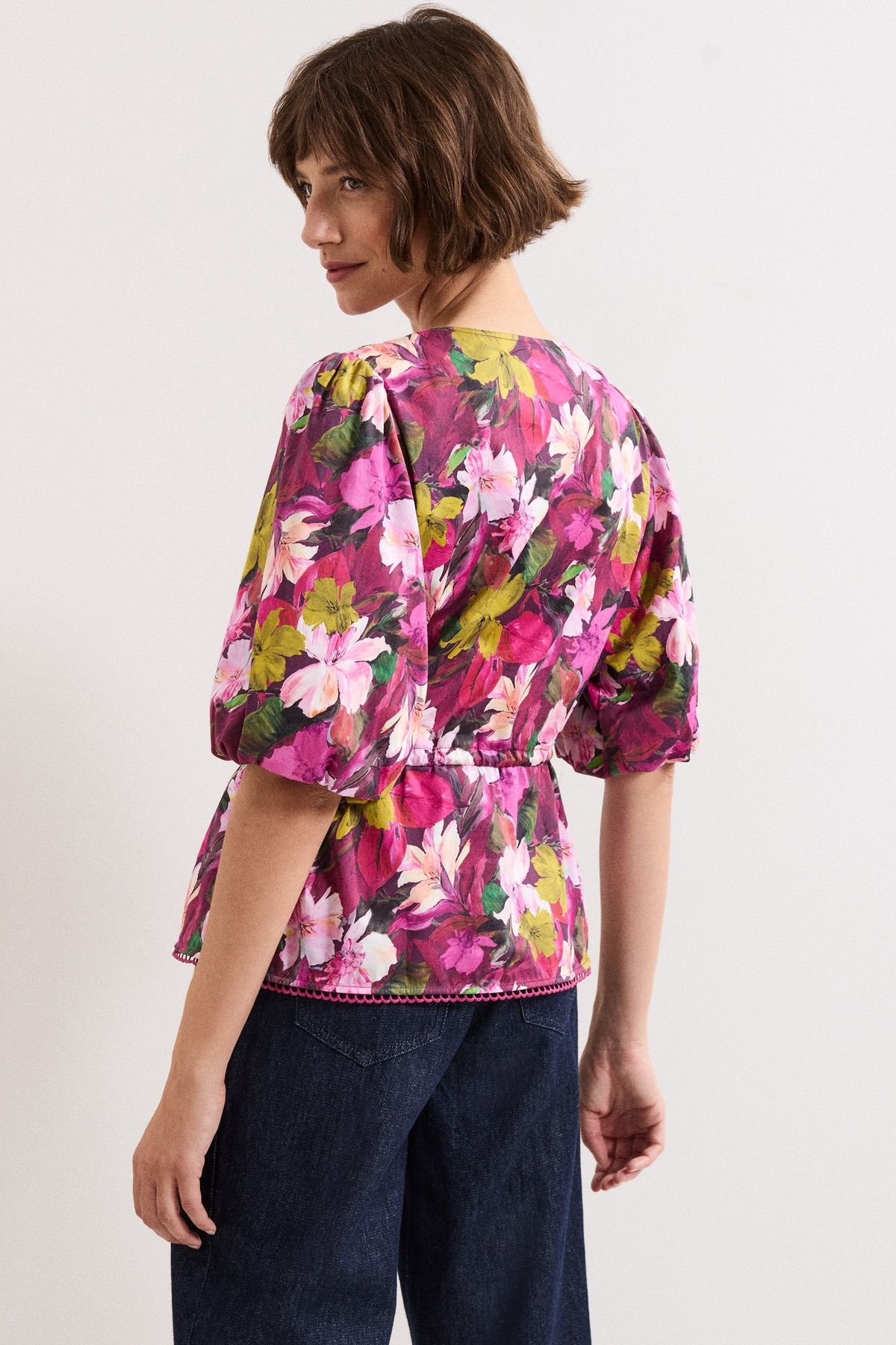 Phase Eight Phase Eight Women's Pia Short Sleeve Floral Blouse in Fuchsia - 4