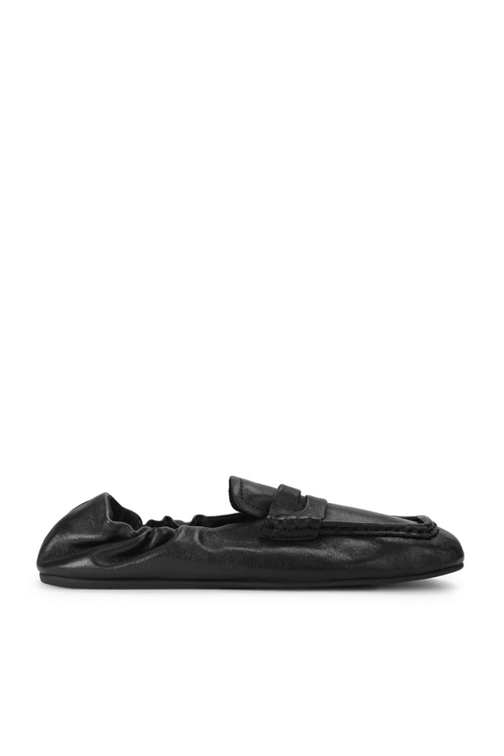 Steve Madden STEVE MADDEN Women's 'Eurry Black' Leather Flats in Black
