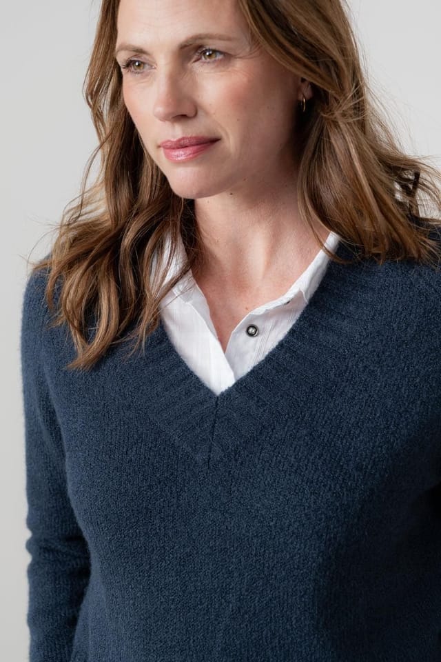 Lily & Me Lily & Me Women's Woodchester V-Neck Blended yarn Boxy Fit Jumper in Navy - 2