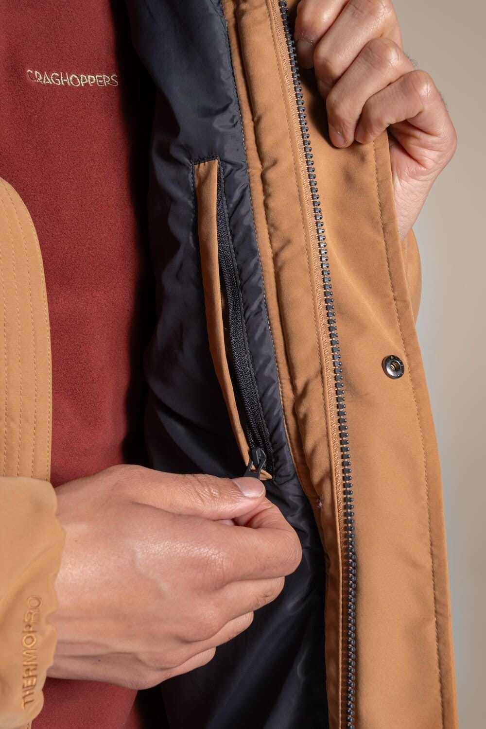 Craghoppers Craghoppers Men's Howgill Insulated Hooded Jacket in Dark Grey - 4