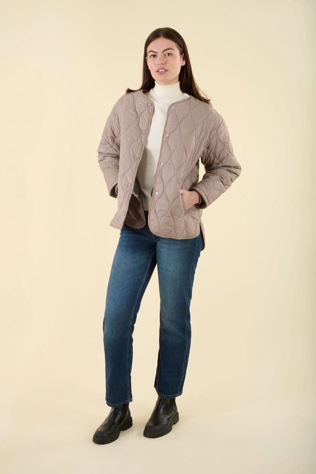 D2C D2C Women's Ursula Quilted Jacket in Taupe - 2