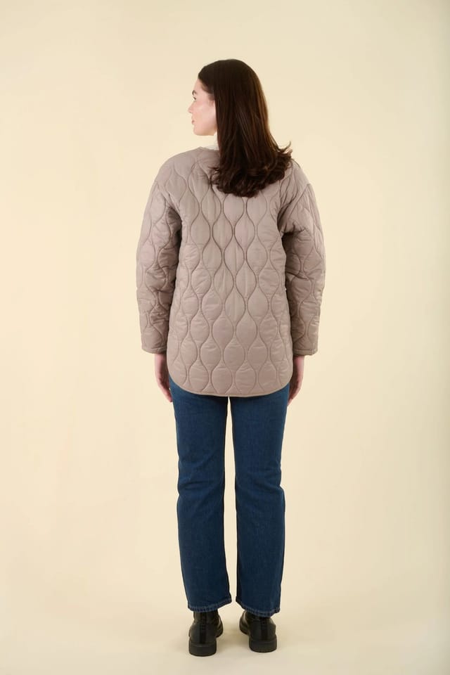 D2C D2C Women's Ursula Quilted Jacket in Taupe - 3