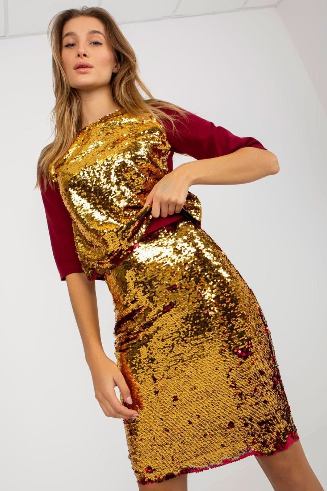 Love Lace Love Lace Women's Sequin Pencil Cut Evening Skirt with Zipper in Red