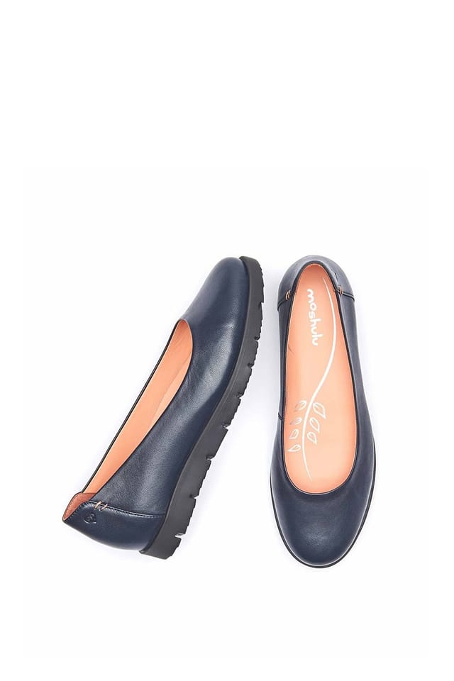 Moshulu Moshulu Women's 'Jin' Leather Flat Slip On Shoes in Indigo - 2