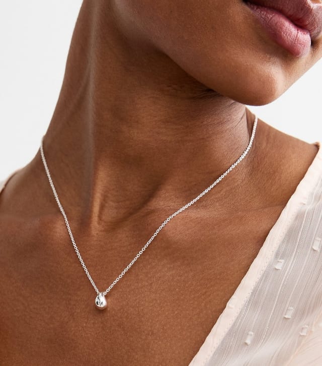 New Look Silver Plated Teardrop Pendant Necklace New Look - 2