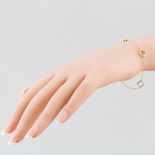 T.H.Baker T.H.Baker Women's 9ct Yellow Gold 0.20ct Brilliant Cut Diamond Triple Clover Chain Bracelet THB39617-20NJ (YG) in Silver - 2
