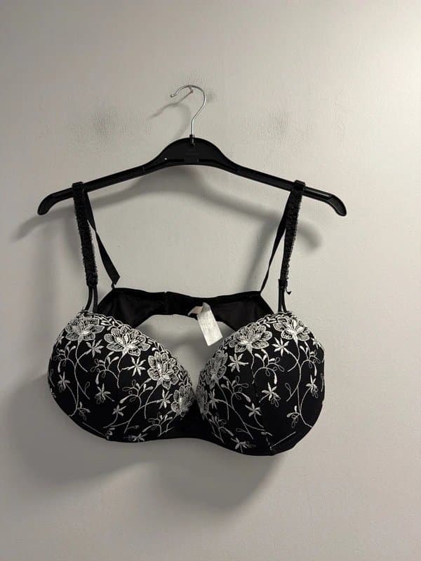 New Look New Look Embroidered Padded Bra 34D