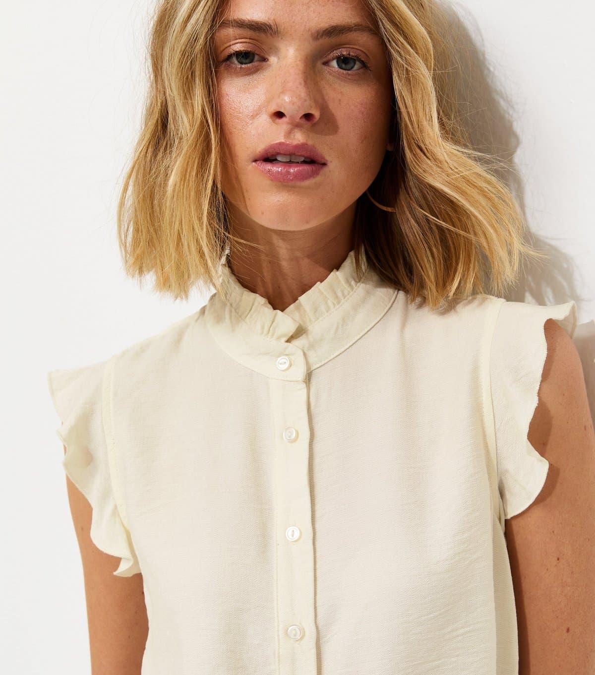 New Look Women's Cream Frilly Cap Sleeve Shirt New Look