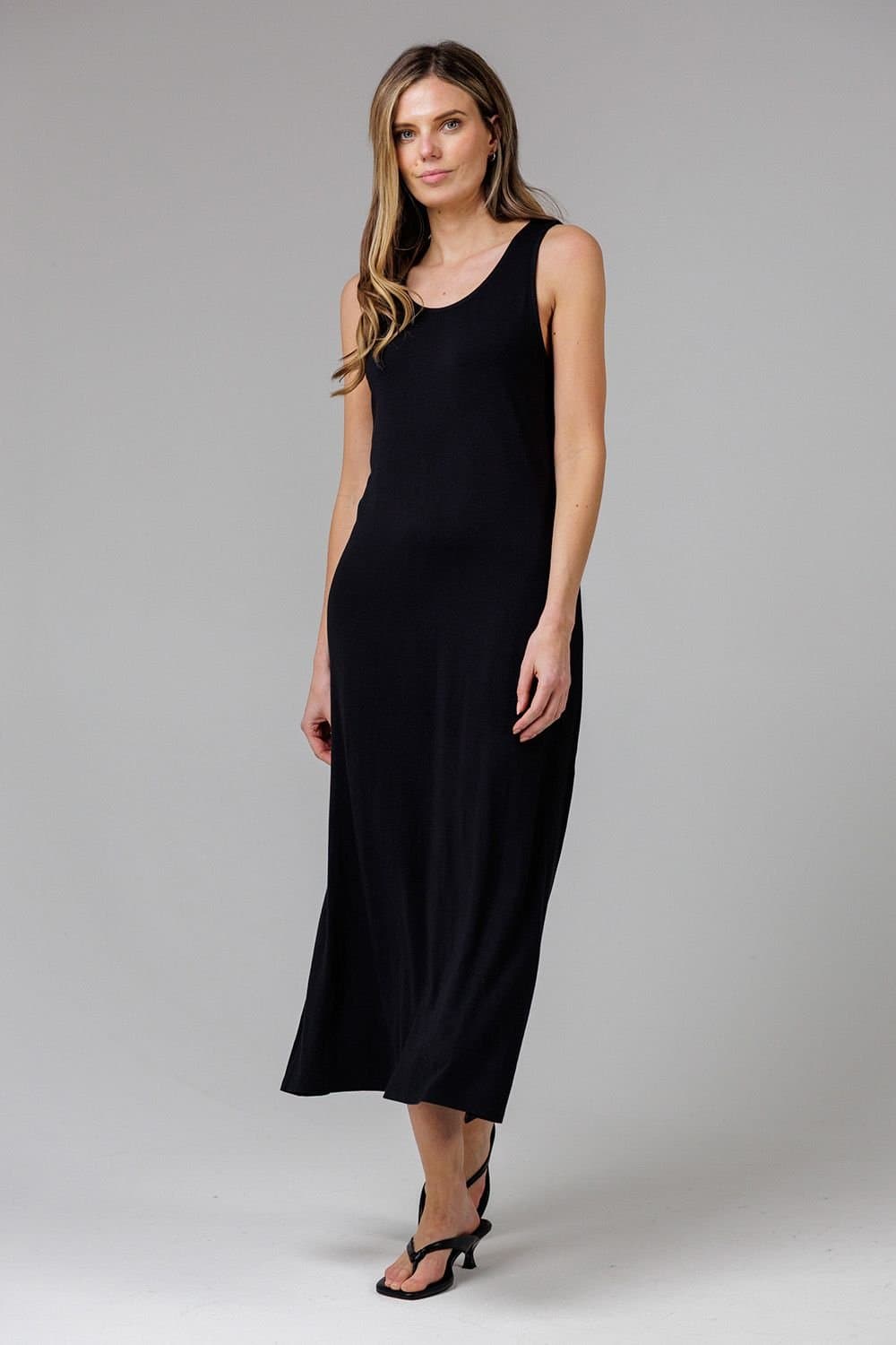 French Connection French Connection Women's Sleeveless Scoop Neck Flowy Maxi Dress in Black