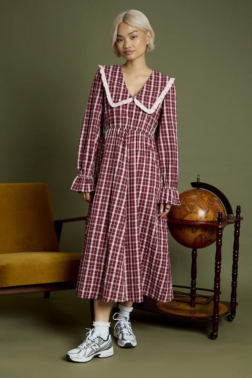 Neon Rose Neon Rose Women's Cotton Check V-Neck Midi Tea Dress in Burgundy